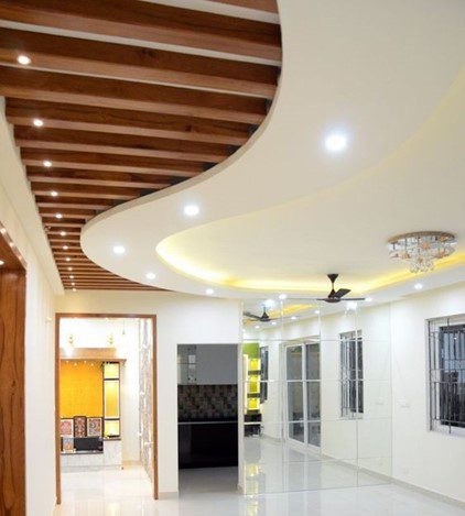 Combination of panels for false ceiling